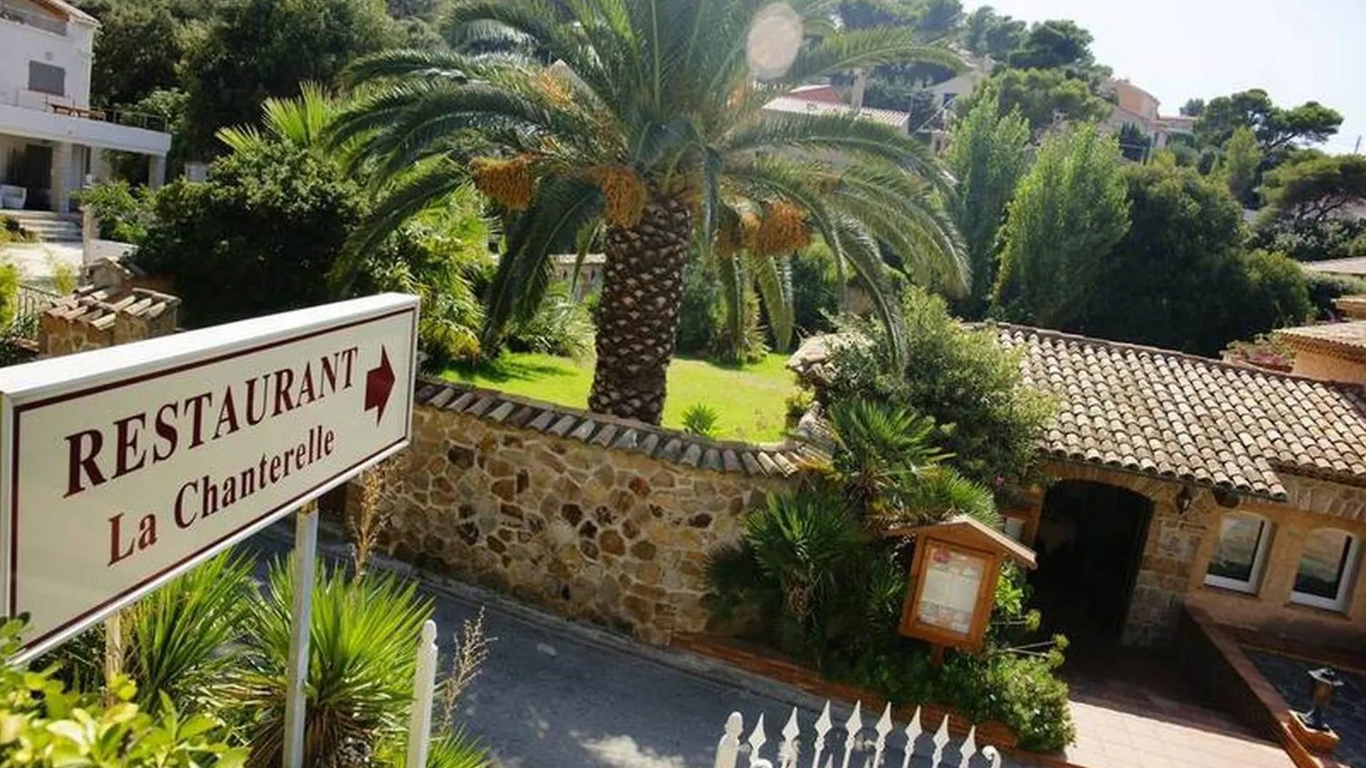 L' Escapade Hotel & Restaurant Le Pradet