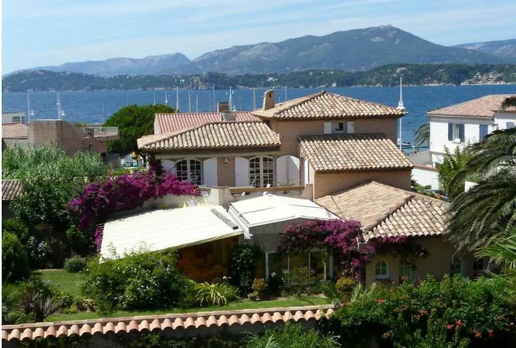 L' Escapade Hotel & Restaurant Le Pradet