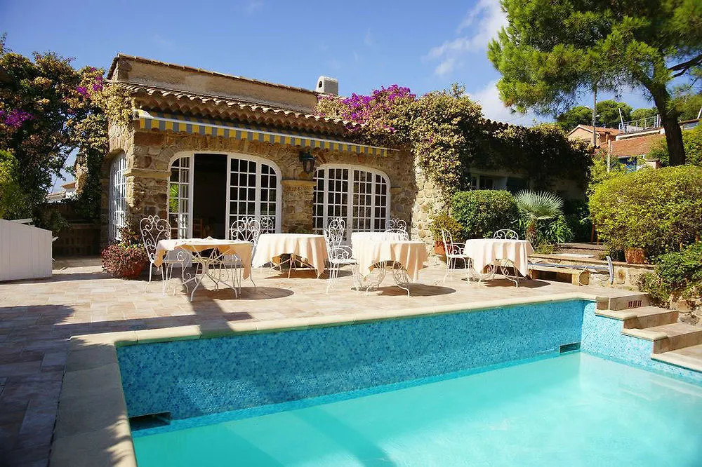 L' Escapade Hotel & Restaurant Le Pradet