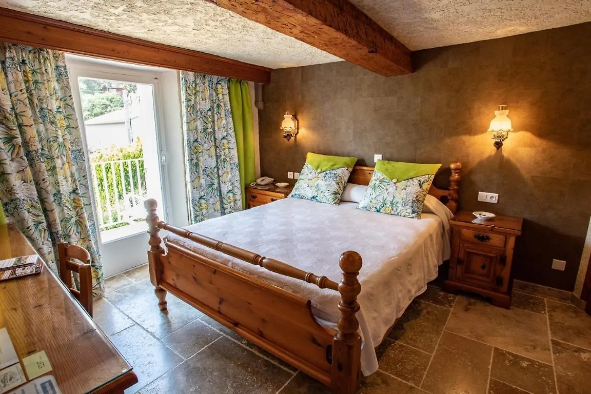 L' Escapade Hotel & Restaurant Le Pradet